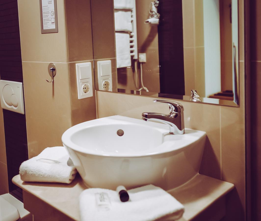 Landhotel-Neunburg Нойнбург-форм-Вальд Экстерьер фото